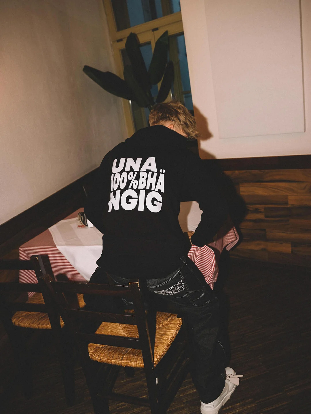 BRAUSHIRTS Hoodie UNABHÄNGIG schwarz